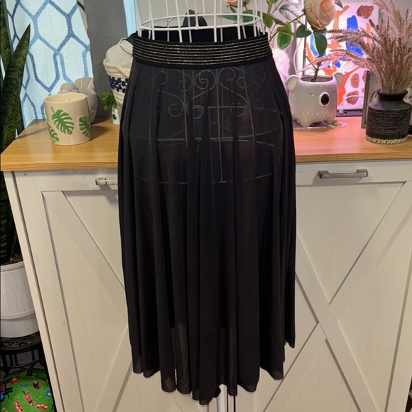 lululemon athletica Dresses & Skirts - Lululemon Sheer Skirt, Size 4